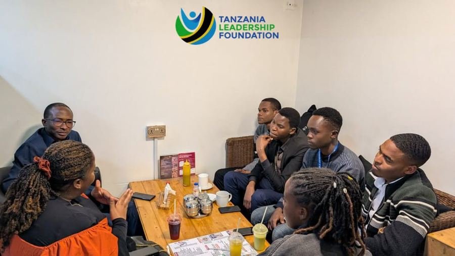 Uongozi Chats